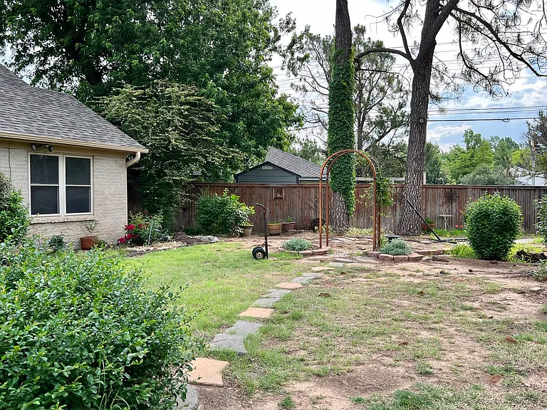3608 Chatham Ct — Photo 56