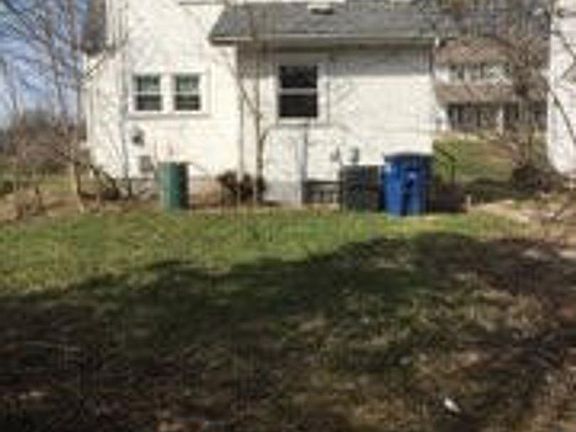 4th image of 126 E Maplewood Ave