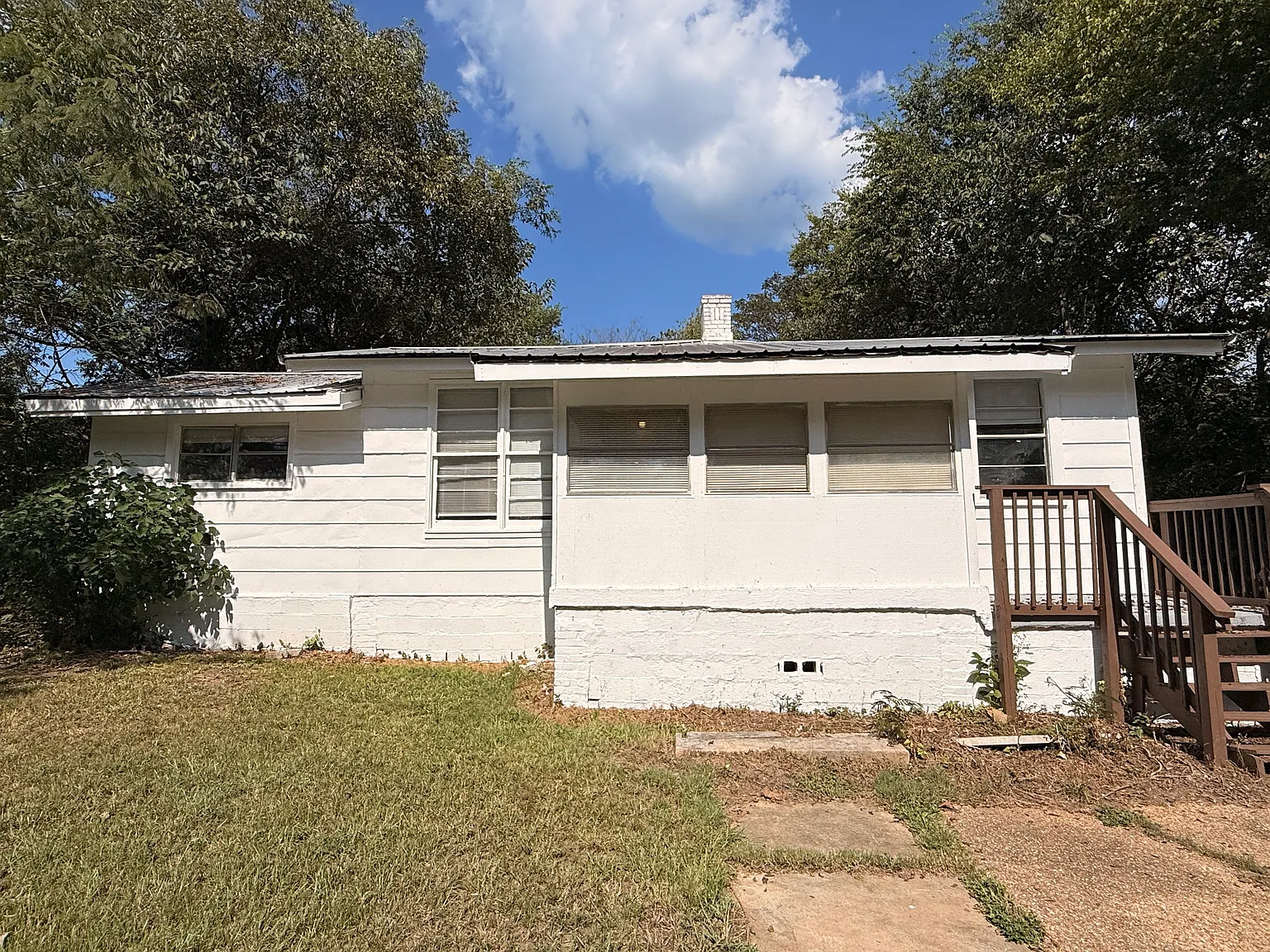 3 bed, 1106 sqft, $1,200 — Photo 1