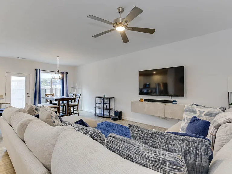 2416 Trafton Pl — Photo 19