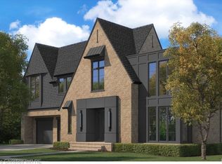 1020 Rivenoak St, Birmingham, MI 48009