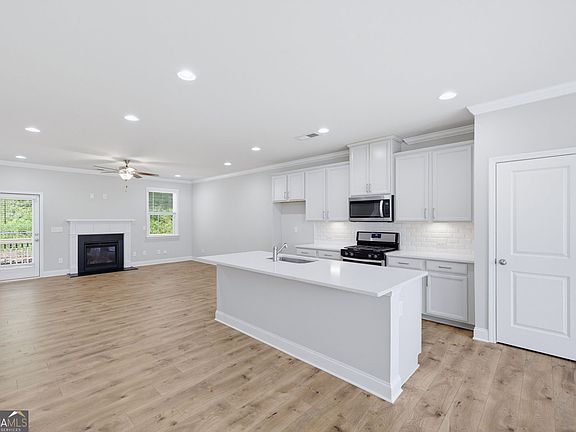 3rd image of 1637 Venture Point Way