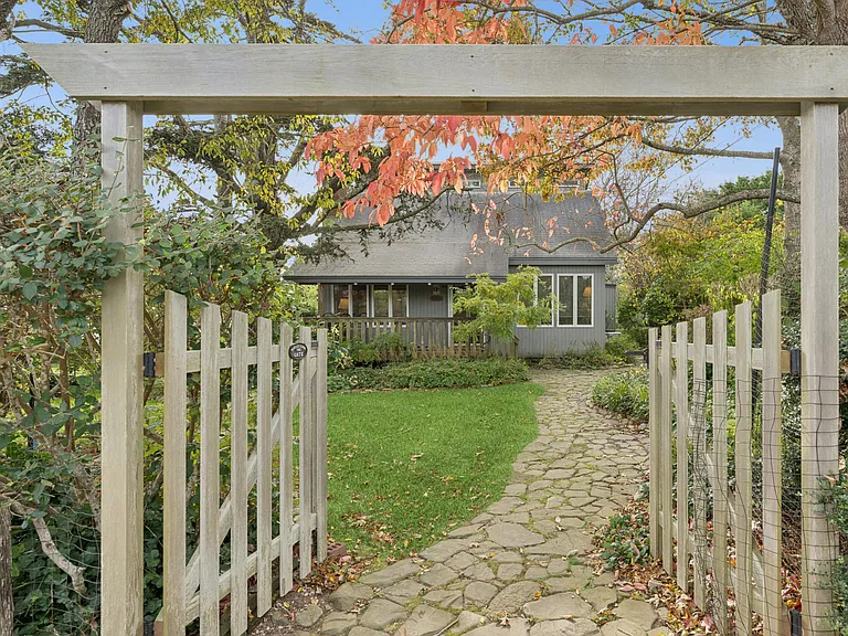 22 Flagg Ave — Photo 3