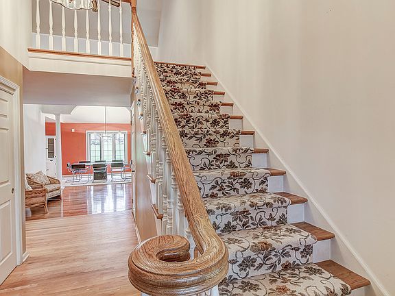 4th image of 8308 Millbrook Dr