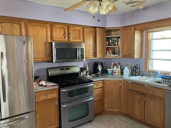 4th image of 9414 Crestwood Dr