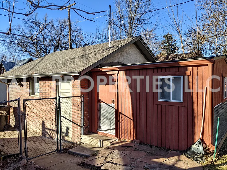 557 S Race St — Photo 45