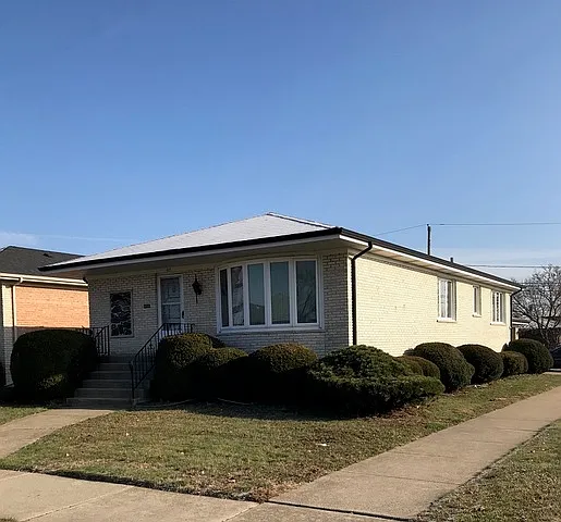 417 Manistee Ave photo 1