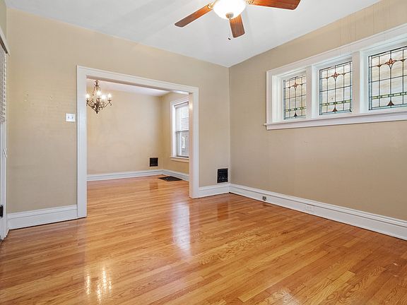 5th image of 4636 Shenandoah Ave APT 1W