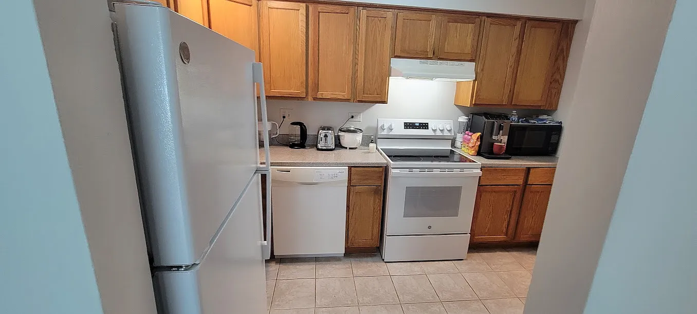 1 bed, 850 sqft, $1,400 — Photo 2