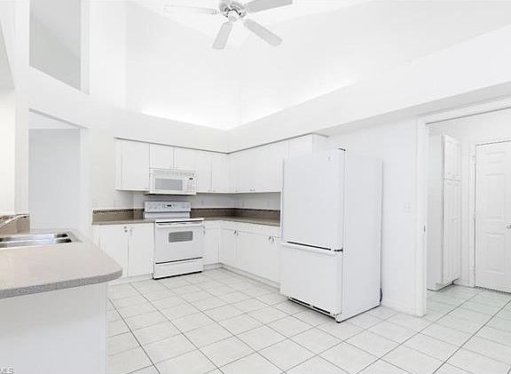 5th image of 392 Pindo Palm Dr