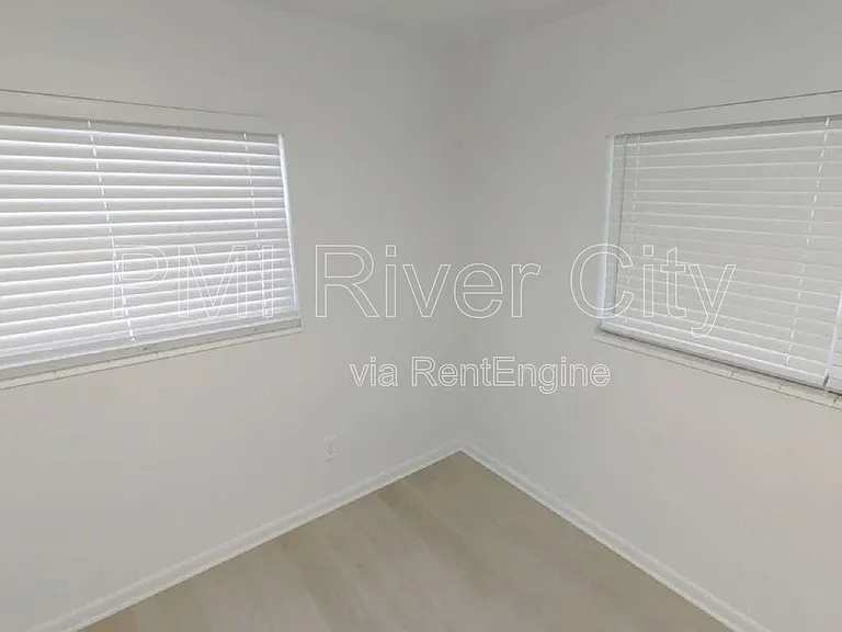 2860 Cedarcrest Dr — Photo 16