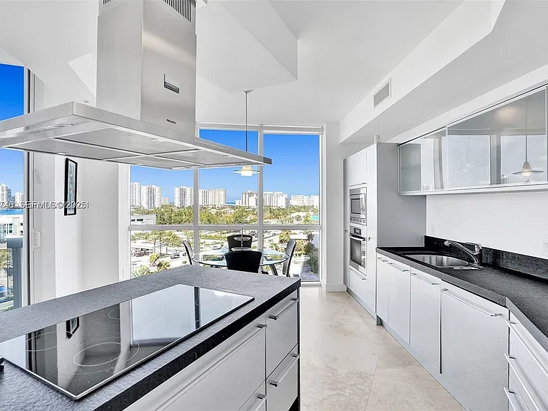 18201 Collins Ave #901 — Photo 2