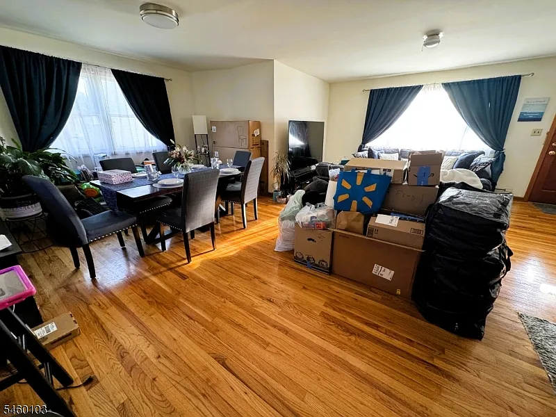 1 bed, 1.0 bath, $1,950 — Photo 2