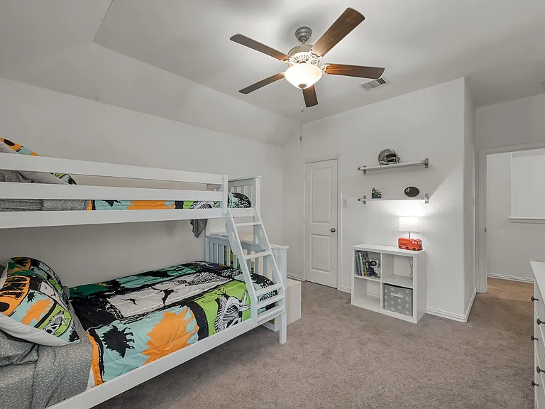 508 Loft Ct — Photo 30