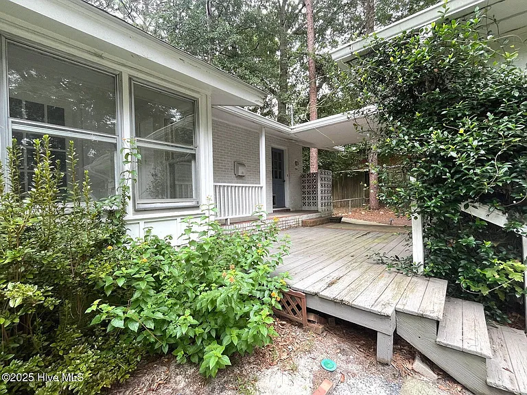 440 E Massachusetts Ave — Photo 45