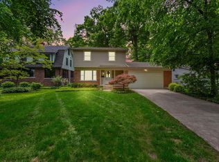 240 E Sunnybrook Dr, Royal Oak, MI 48073