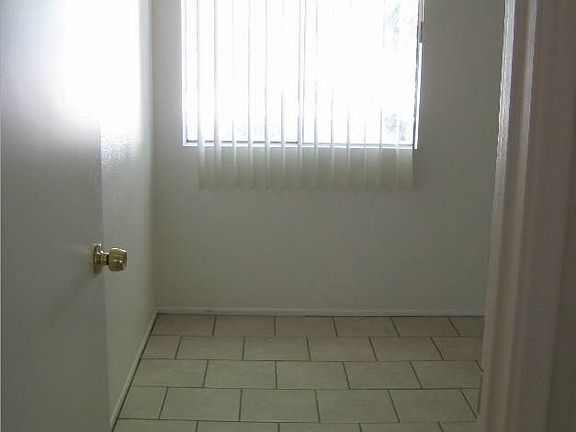 3rd image of 2631 N Haskell Dr APT 4