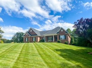 250 Stonecroft Rd, Mount Airy, NC 27030