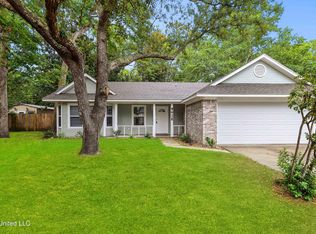9412 Meadowlark Ave, Ocean Springs, MS 39564