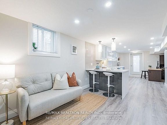 4th image of 11 Cotton St #Basement