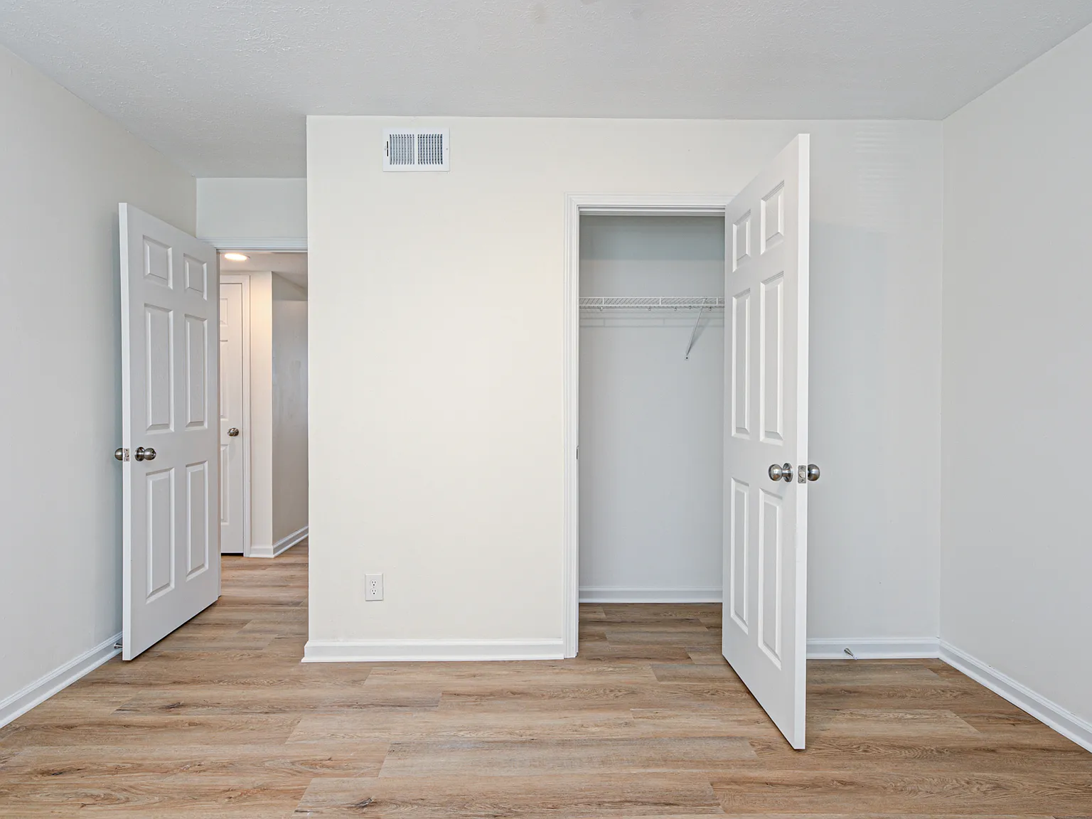 2 bed, 800 sqft, $1,000 — Photo 4
