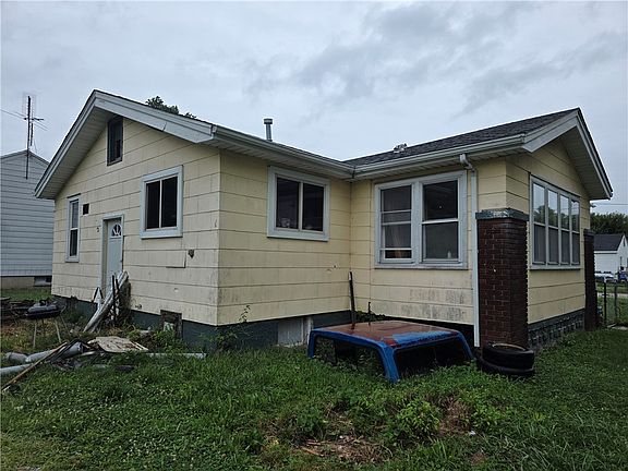 5th image of 1871 E Lawrence St