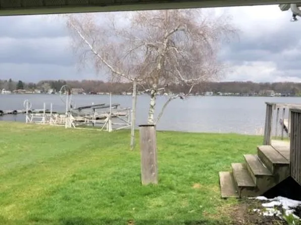 7144 Greenes Dr, Jackson, MI 49201