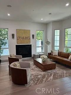 4435 Camellia — Photo 6