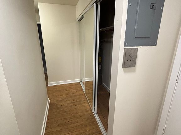5th image of 3107 NE 120th St APT 102