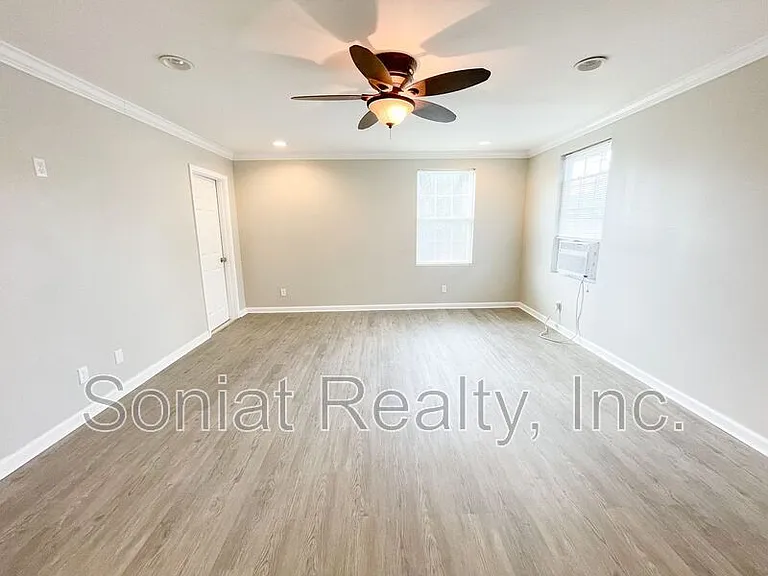 1876 Mirabeau Ave — Photo 2