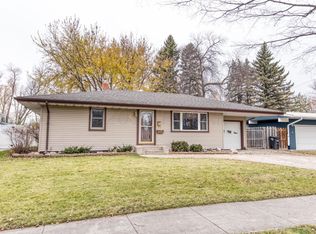 2606 10th St N, Fargo, ND 58102