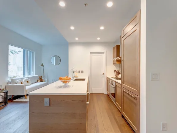 5681 Birney Ave #M209, Greater Vancouver, BC V6S 0A4