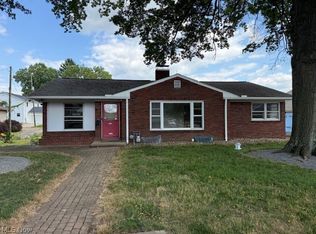 815 3rd St SW, New Philadelphia, OH 44663