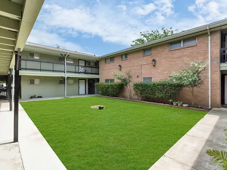 2128 Oakdale St #14 — Photo 16