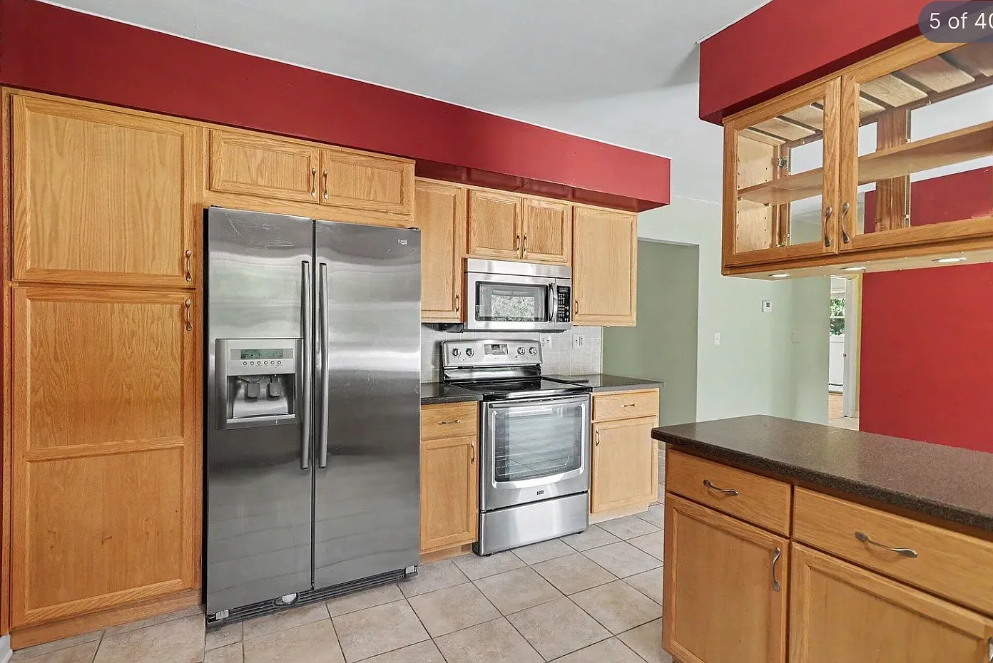 3 bed, 2700 sqft, $3,200 — Photo 4