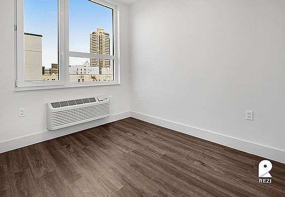 2nd image of 2069 Honeywell Ave APT 8C