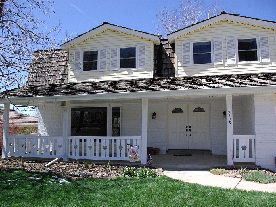 View front quiet cul de sac