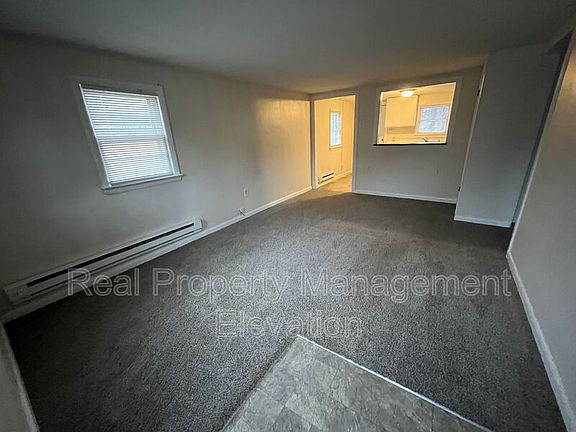 5th image of 176 Lilac Ln