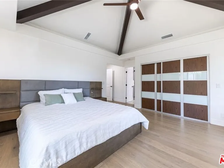 2199 Summitridge Dr — Photo 30