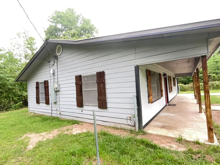 8267 FM 450 N — Photo 2