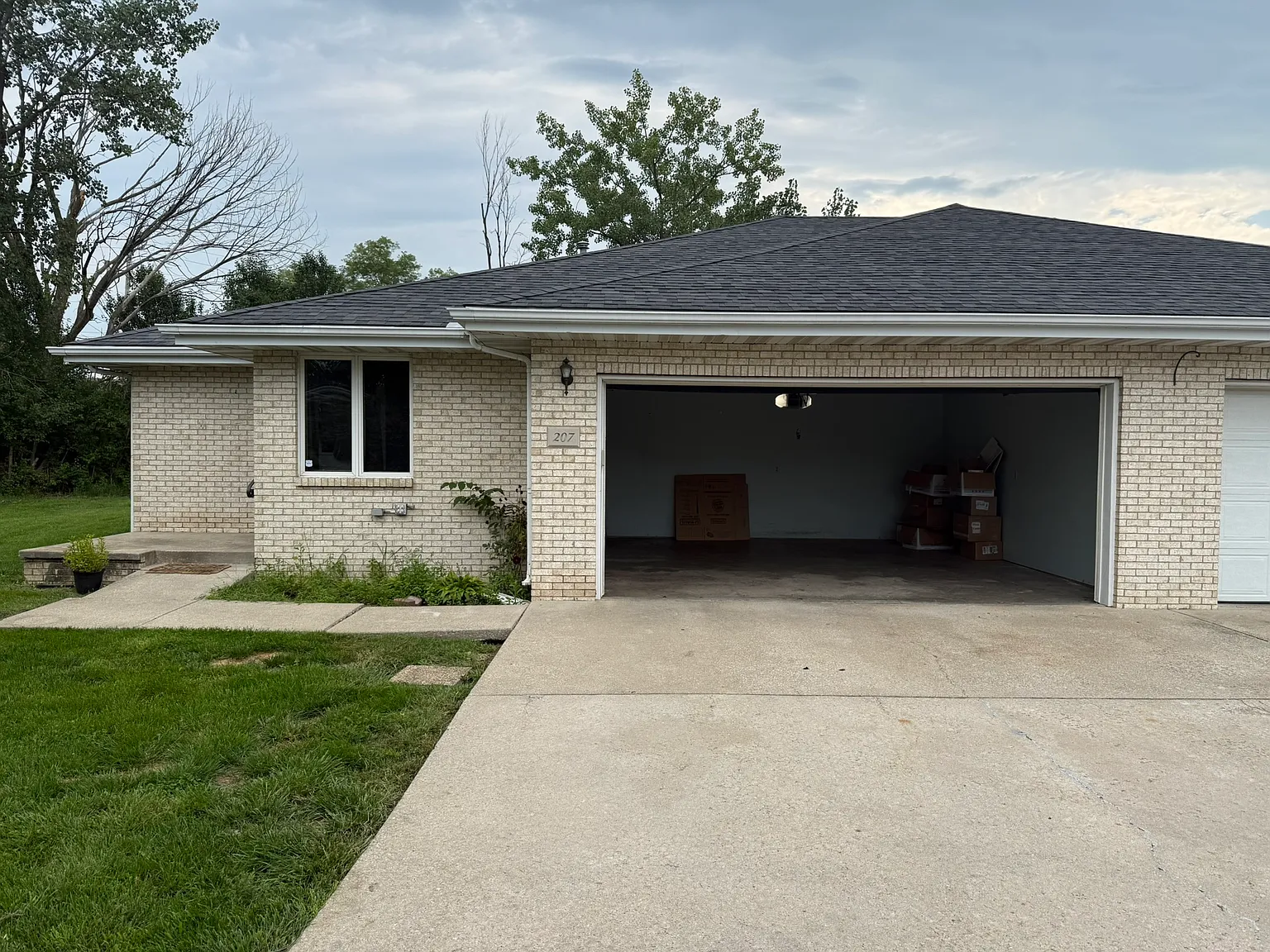 2 bed, $2,000 — Photo 2