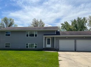616 23rd Ave NE, Aberdeen, SD 57401