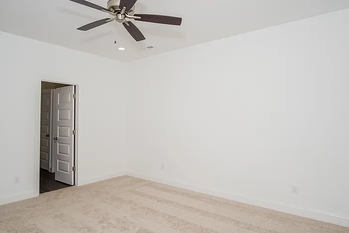 1031 Highgrove Hts NW — Photo 7