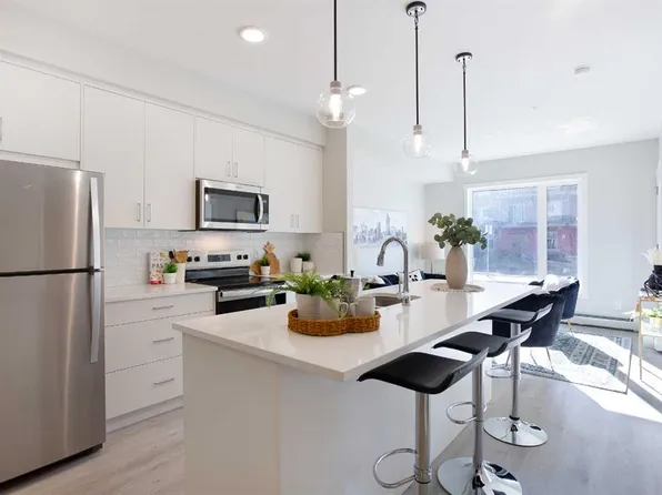 660 Shawnee Sq S #111, Calgary, AB T2Y 2E7