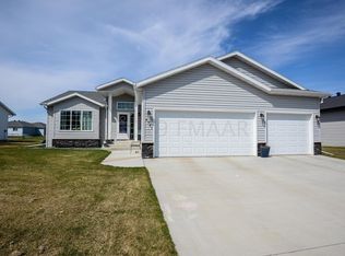 6941 23rd St S, Fargo, ND 58104