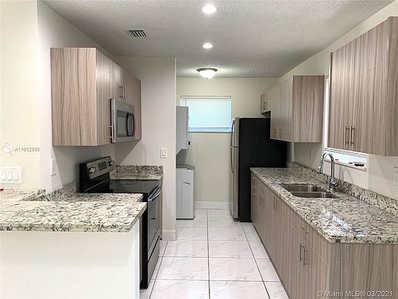 3rd image of 206 NW 5th Ave #0
