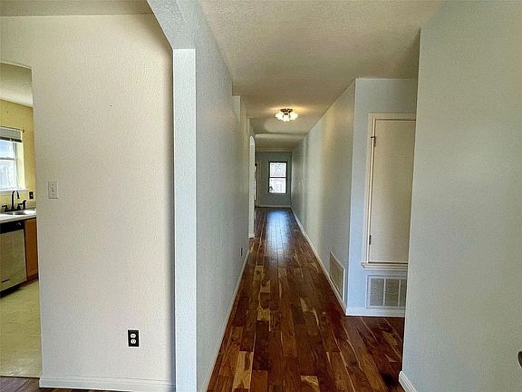 3rd image of 3906 Haleys Way