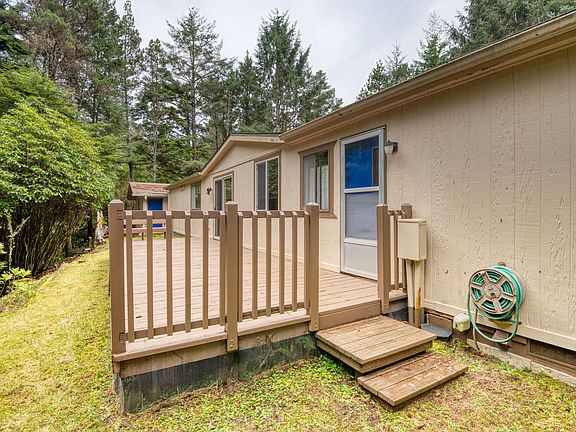 5th image of 253 SE 126th Dr