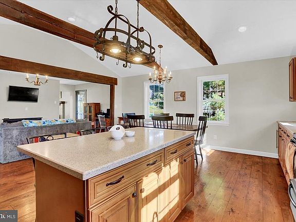 5th image of 1918 Cedar Dr
