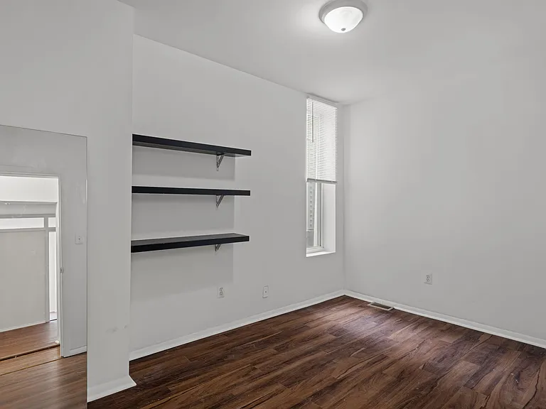 4617 Locust St #1 — Photo 7